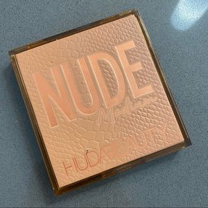 HUDA Beauty Medium Nude Obsessions Palette